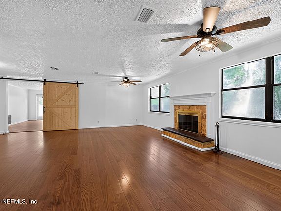 3rd image of 1504 HAMMONDWOOD Road N