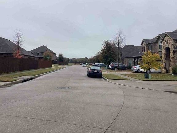 Exterior Neighborhood (street photo)