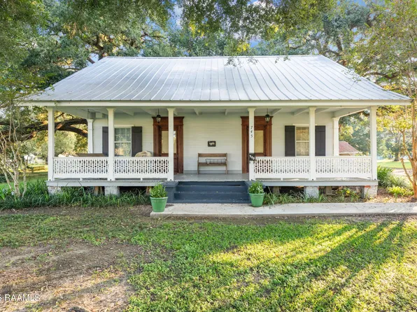 745 S Poydras St, Breaux Bridge, LA 70517