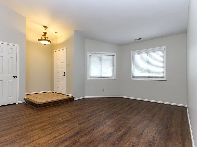 9119 Lansburgh Ct — Photo 3