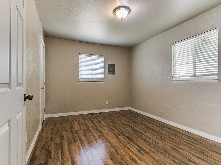 1612 Dakota St — Photo 51