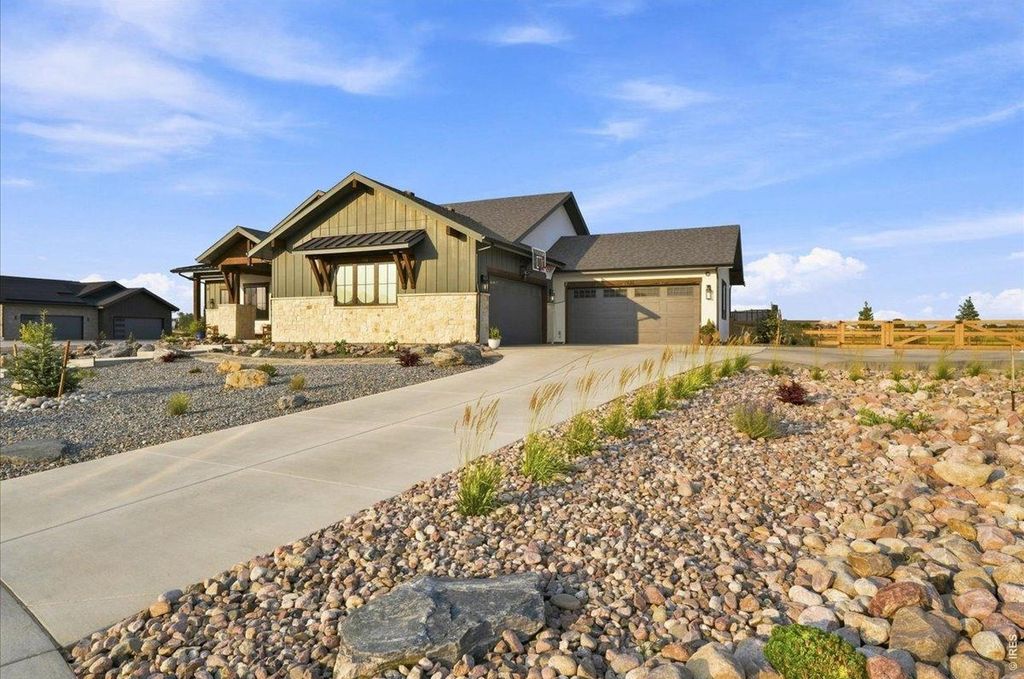 951 Warbling Dr