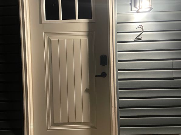 105 N Chestnut St APT 2