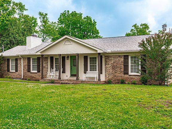 3rd image of 1063 Lakeland Dr