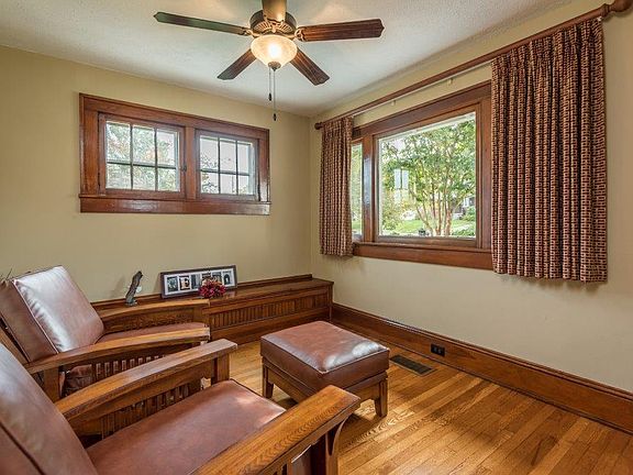 4th image of 3005 Gibbs Dr