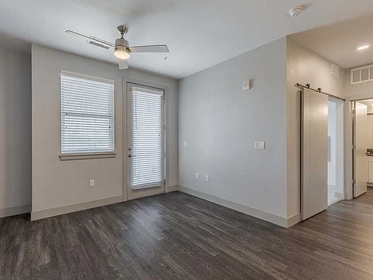 Encore Evans Station Apartments — Photo 24