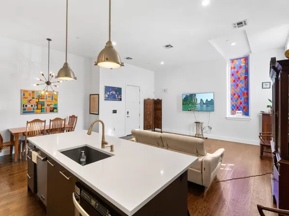 304 Pavonia Avenue image 1 of 34