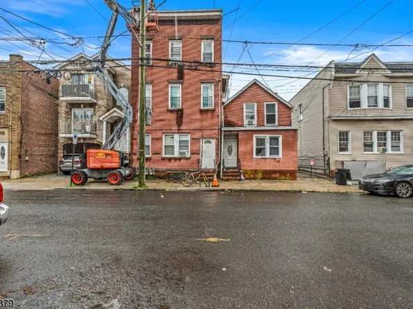 316-318 John St, Elizabeth City, NJ 07202