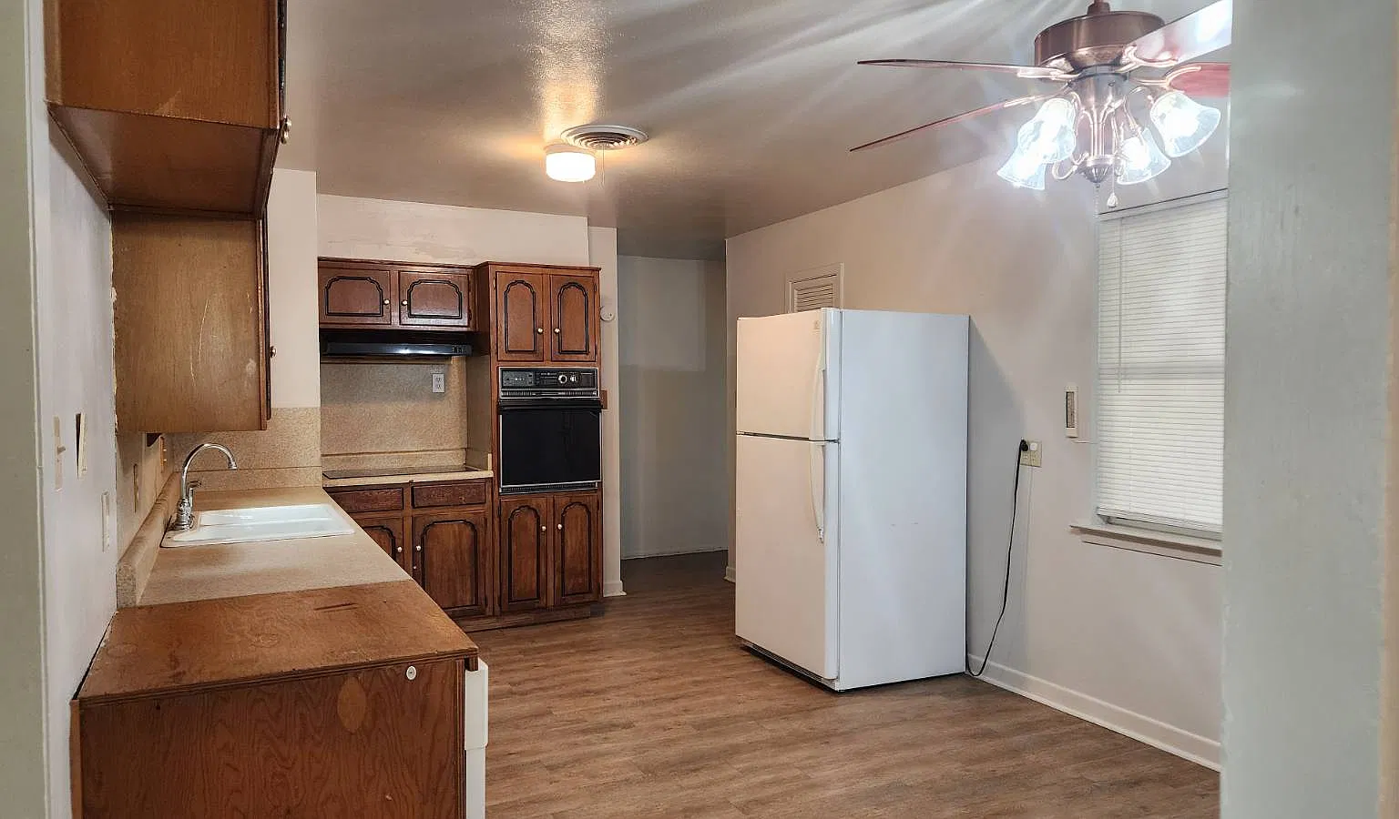 3 bed, $3,800 — Photo 2