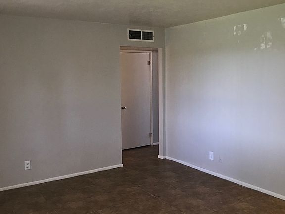 3rd image of 2930 N 38th St APT 11