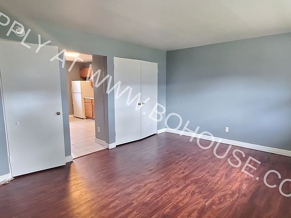 2nd image of 3002 McArthur Dr APT 2