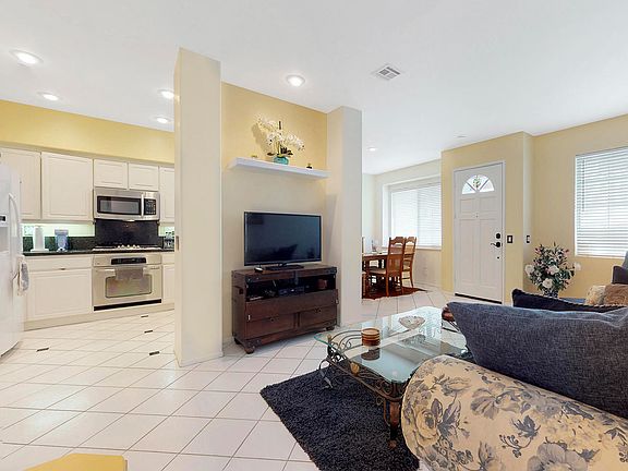 4th image of 844 Calle Los Gatos