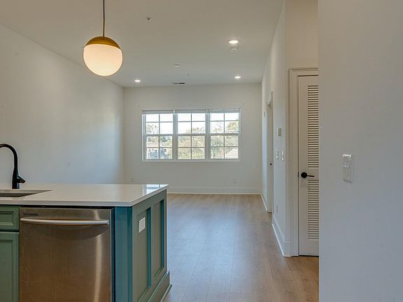 2nd image of 404 Douglas Ave #303