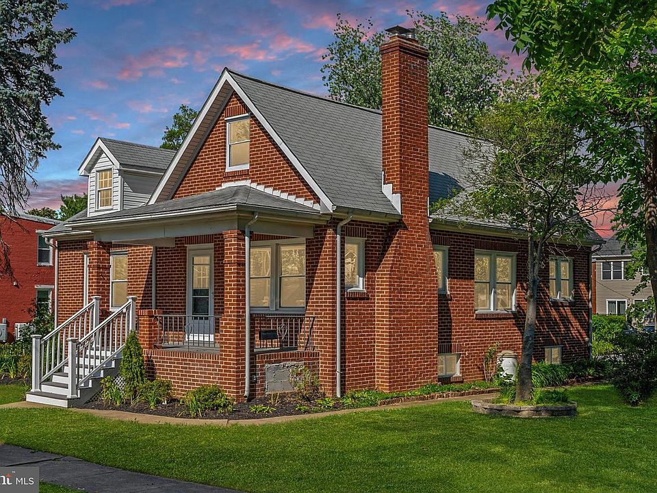 1st image of 826 Trail Ave