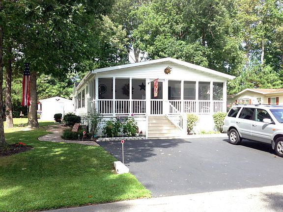 2nd image of 33408 Lakeshore Cir