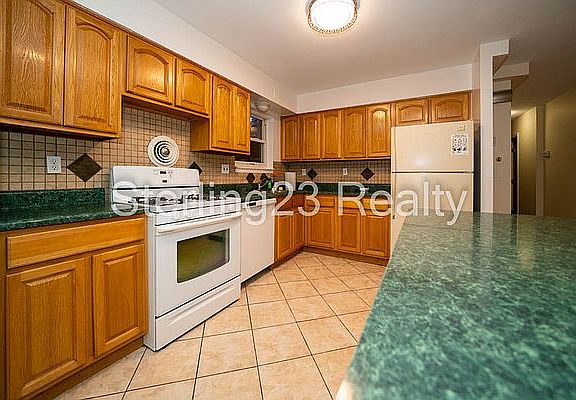 4th image of 23-58 37th St #2F