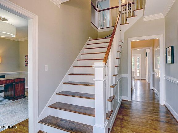 5th image of 3413 Upton Ct