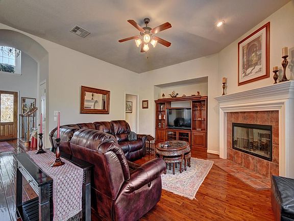5th image of 161 Littleton Dr