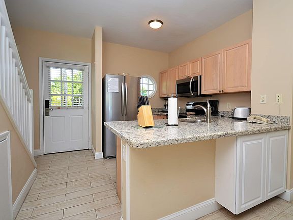 5th image of 5094 Sunset Village Dr