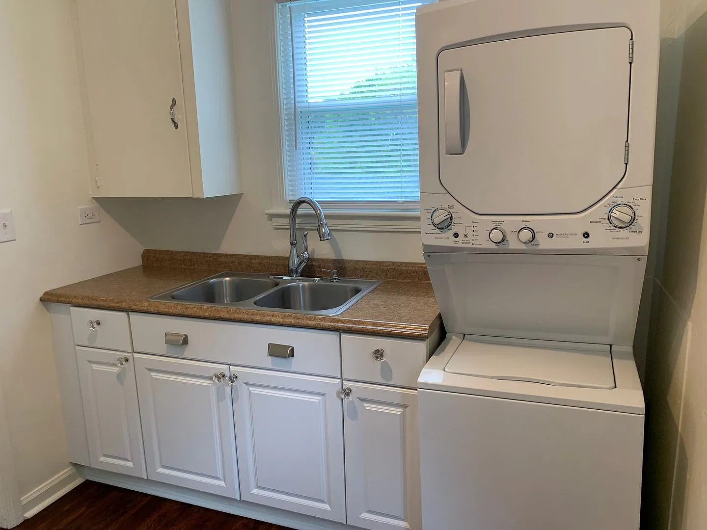 One Level Home off Fort Avenue — Photo 3