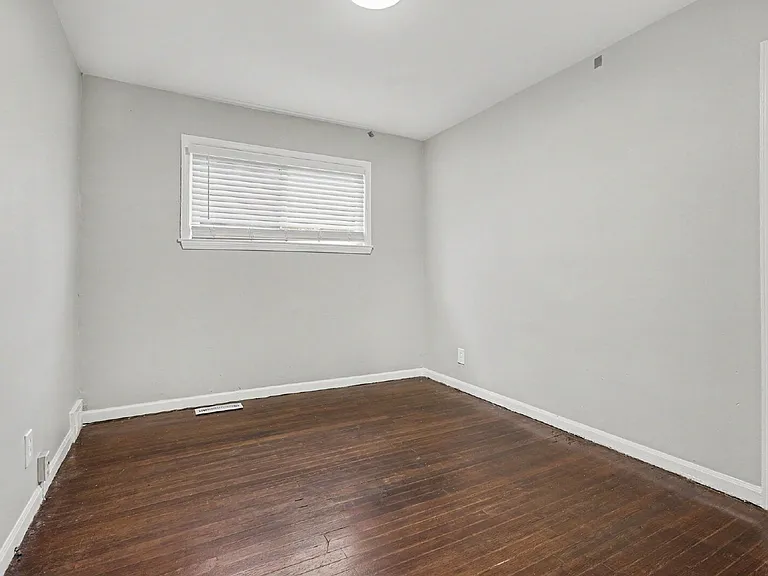 1189 Woodland Dr — Photo 10