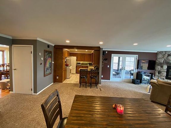 5th image of 912 Airfield Ln