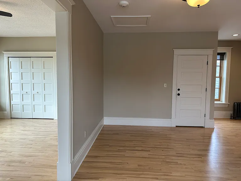 129 S Batavia Ave #2EAST — Photo 18