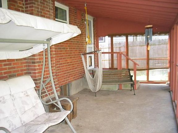 New screened-in porch