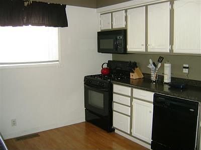 4th image of 1266 E Southfield Dr