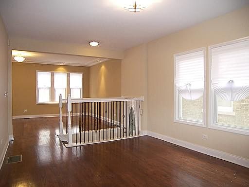4th image of 8430 S Oglesby Ave