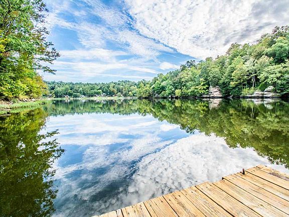 3rd image of 389 Lakeside Pl