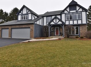 736 Jamestowne Rd, Dundee, IL 60118