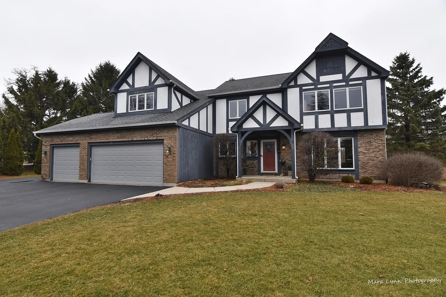 736 Jamestowne Rd photo 1