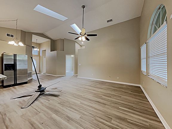4th image of 12932 Maribou Cir