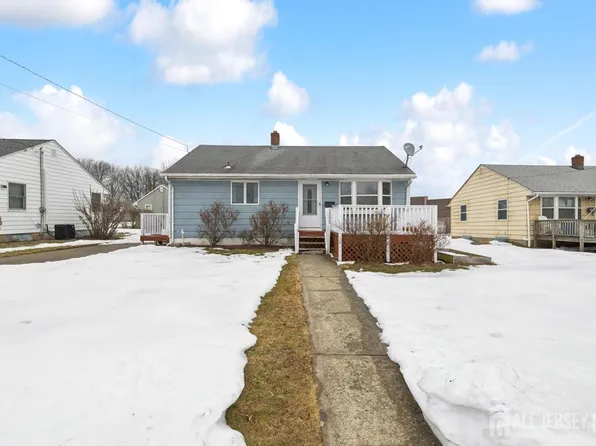 95 J F Kennedy Dr, Milltown, NJ 08850