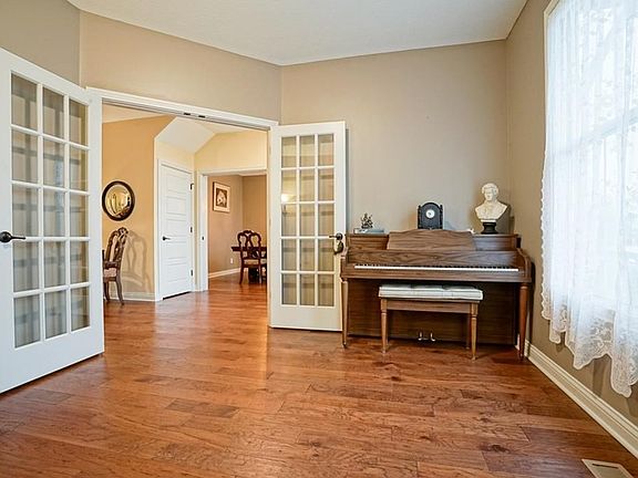 4th image of 6655 Regents Park Dr