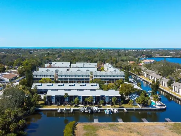 200 Meres Blvd APT 11, Tarpon Springs, FL 34689