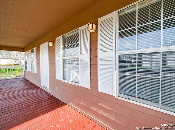 3rd image of 305 Cantrell Ave