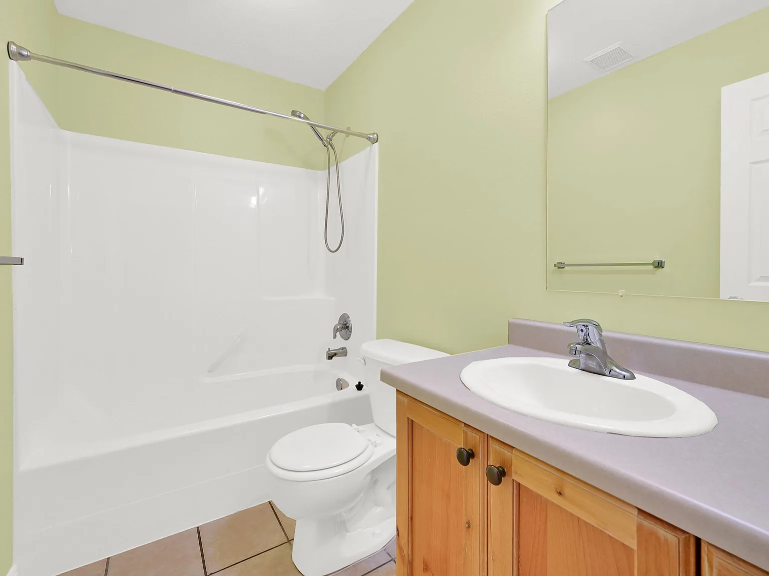 3 bed, 2.5 bath, 1488 sqft, $1,850 — Photo 3