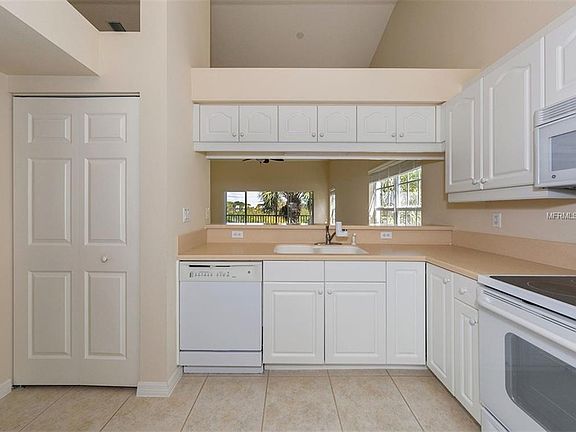3rd image of 432 Sunset Lake Blvd APT 206