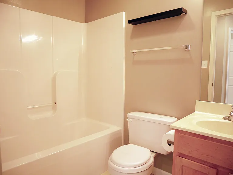 2622 E Oaklawn Ct — Photo 6