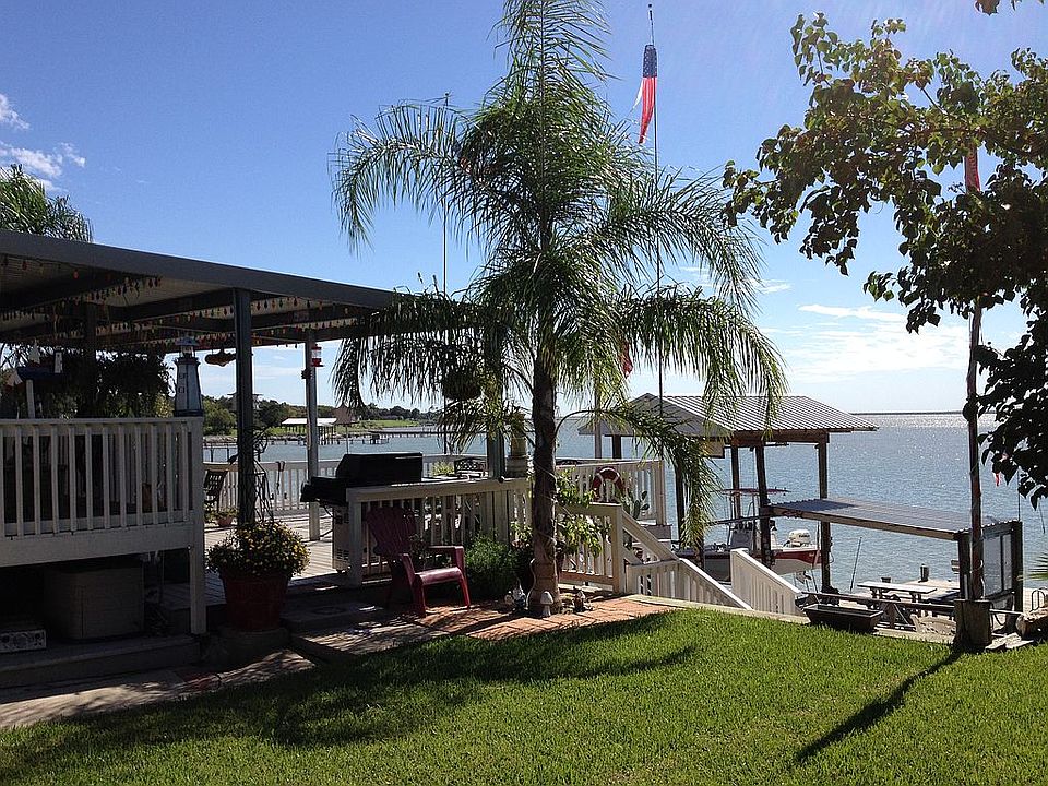 2nd image of 3026 Bay Oaks Harbor Dr