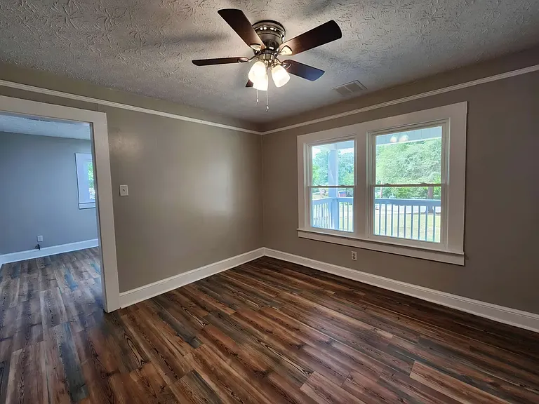 112 Jackson Ave — Photo 9