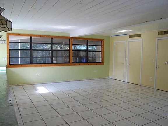 2nd image of 1202 Monterey Way