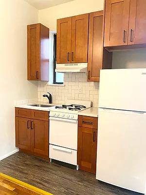 Rented by Compass | media 9