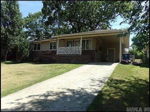 134 Sheridan Rd Photo 1
