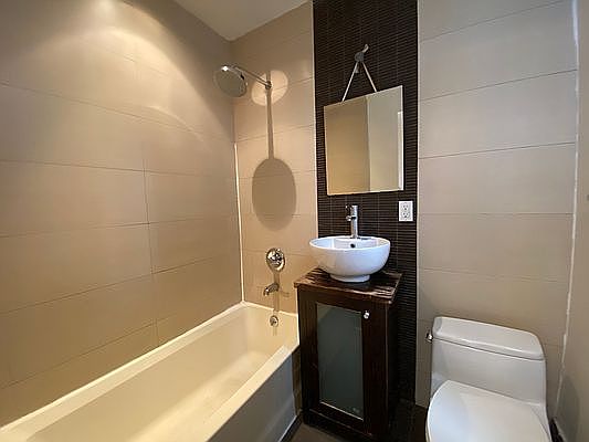 4th image of 980 Bergen St APT 1B