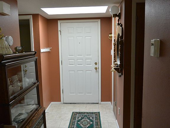 Tiled Entry Hall