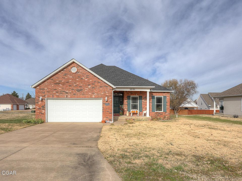 1st image of 1021 Copper Oaks Dr