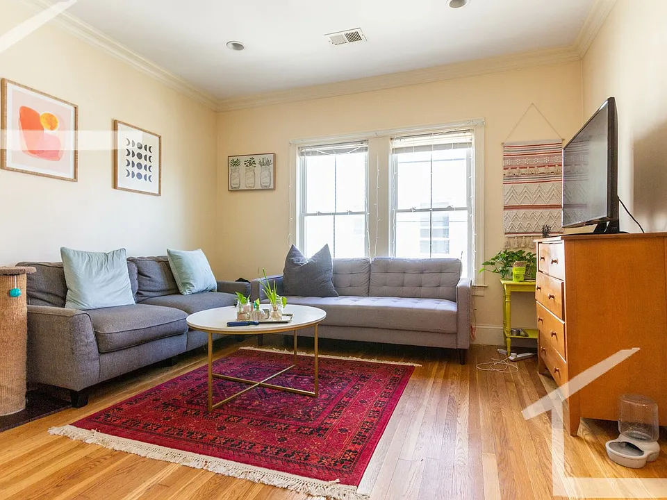 27 Lothrop St #2R